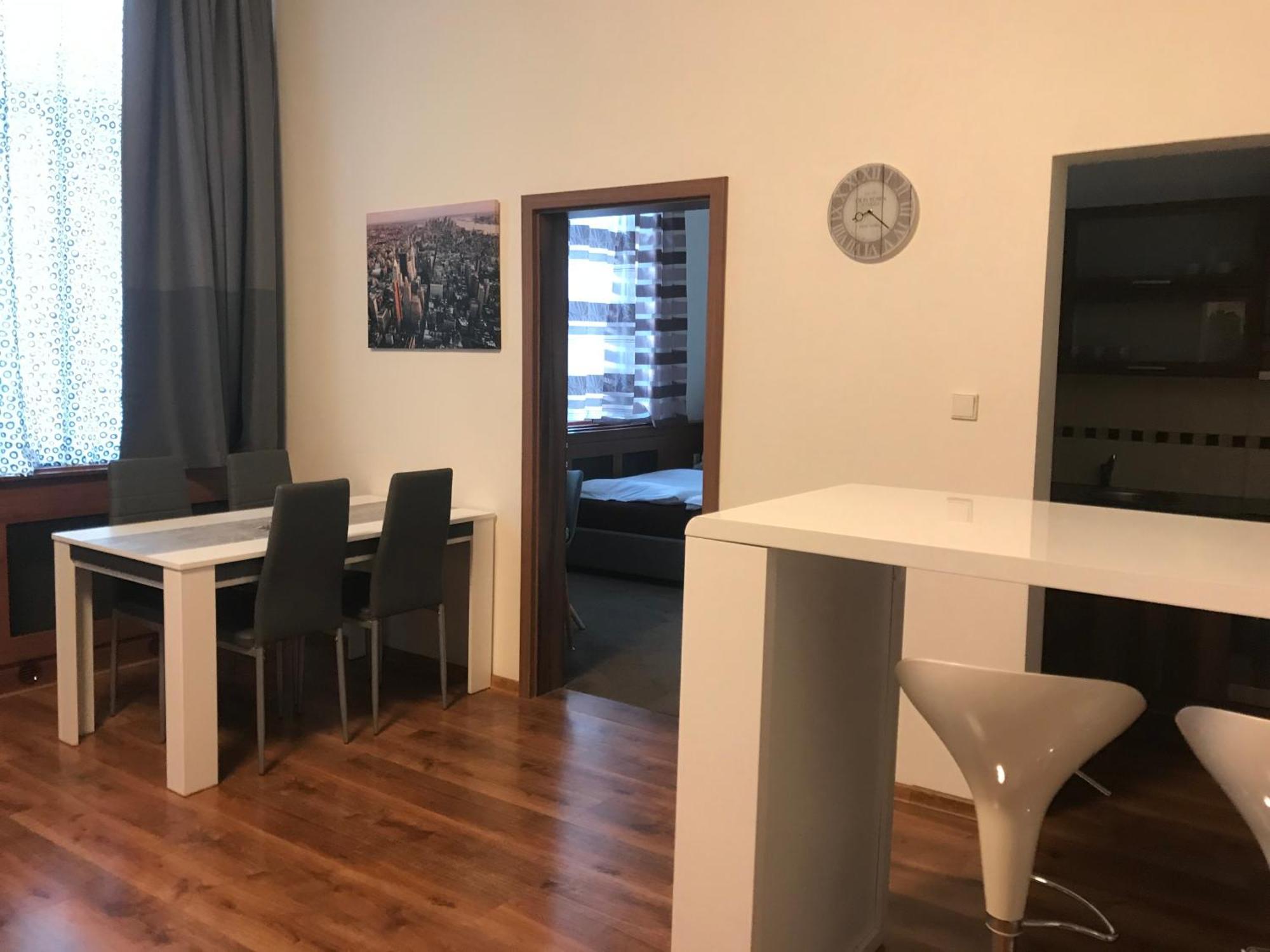 Old Town Boutique Apartments Либерц Номер фото