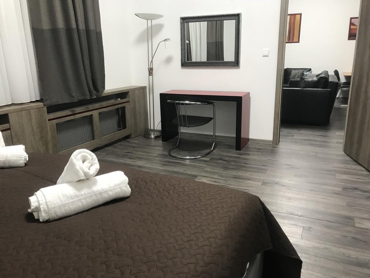 Old Town Boutique Apartments Либерц Экстерьер фото
