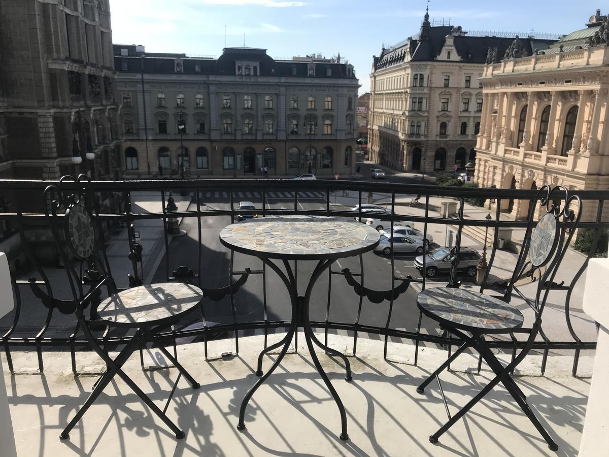 Old Town Boutique Apartments Либерц Номер фото
