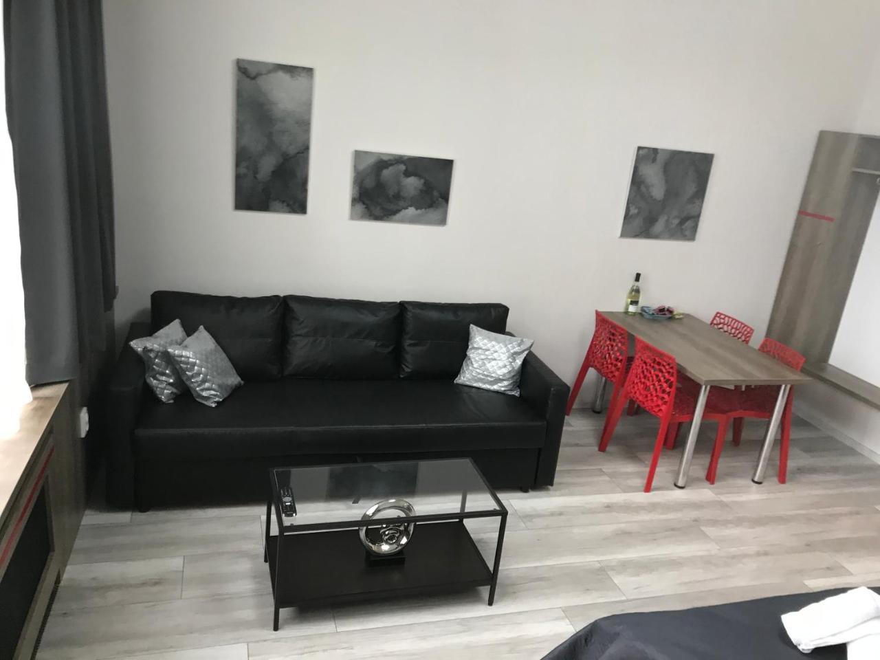 Old Town Boutique Apartments Либерц Экстерьер фото